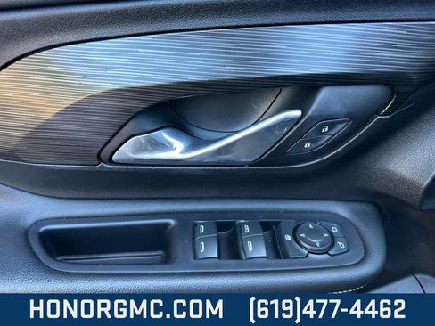 Used 2024 GMC Terrain SLE FWD image 13
