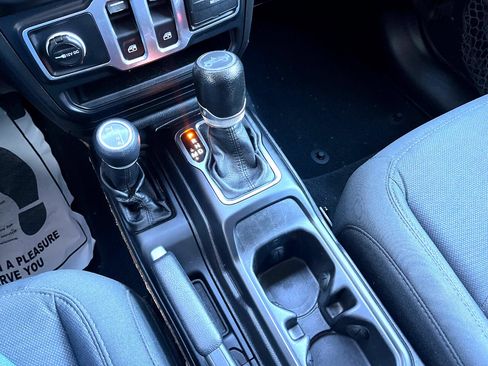 Used 2018 Jeep Wrangler Sport image 24