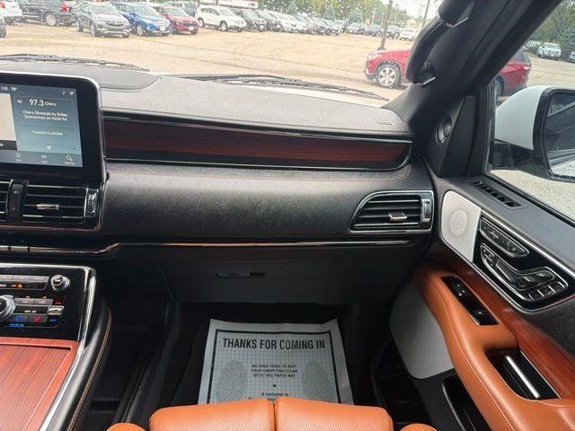 Used 2020 Lincoln Navigator L Reserve w/ Equipment Group 208A Reserve AWD/4WD image 26