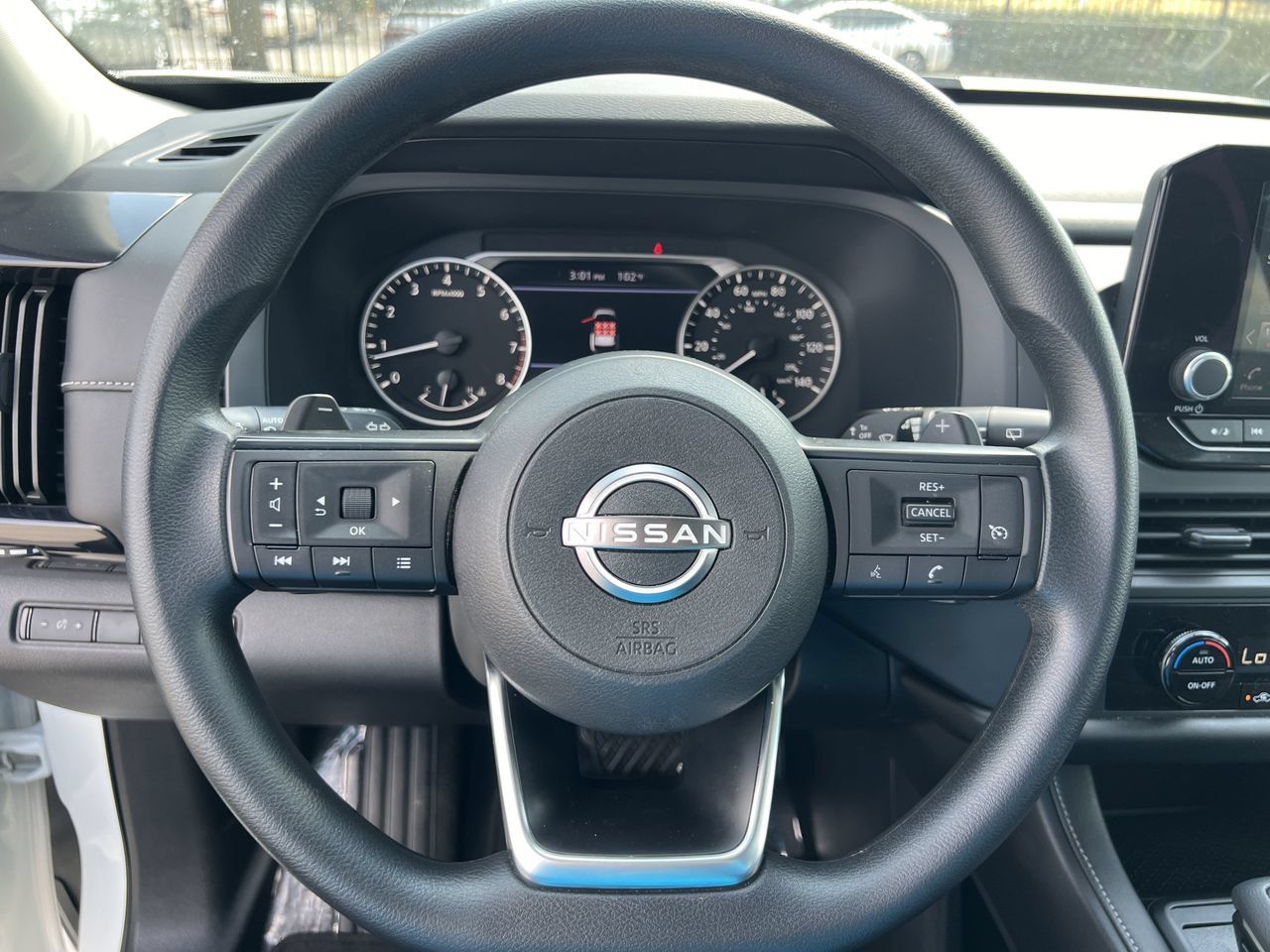 Used 2023 Nissan Pathfinder S FWD image 6