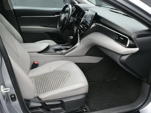Used 2022 Toyota Camry SE FWD image 10