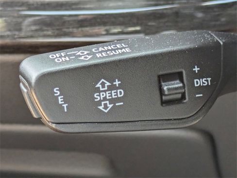 Used 2024 Audi Q8 Premium Plus image 24