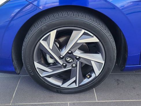 Used 2024 Hyundai Elantra SEL w/ Convenience Package FWD image 12