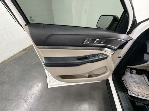 Used 2019 Ford Explorer XLT w/ Equipment Group 202A FWD image 22