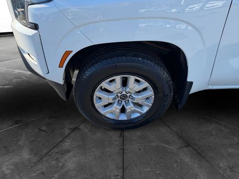 Used 2022 Nissan Frontier SV image 14