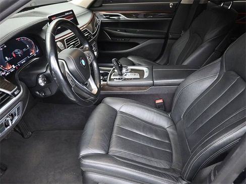 Used 2020 BMW 740i xDrive 740i xDrive w/ Cold Weather Package image 16