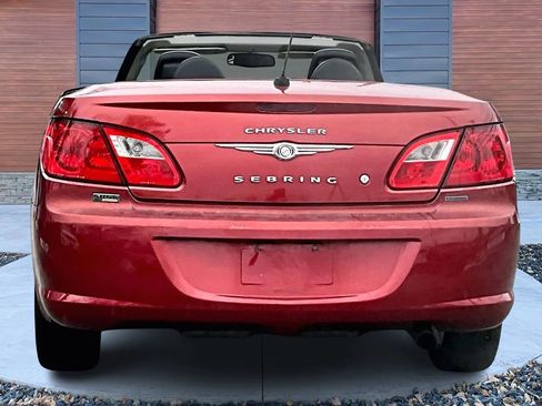Used 2010 Chrysler Sebring Touring w/ Special Touring Group image 4