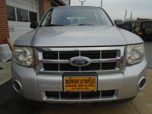Used 2010 Ford Escape XLS image 7