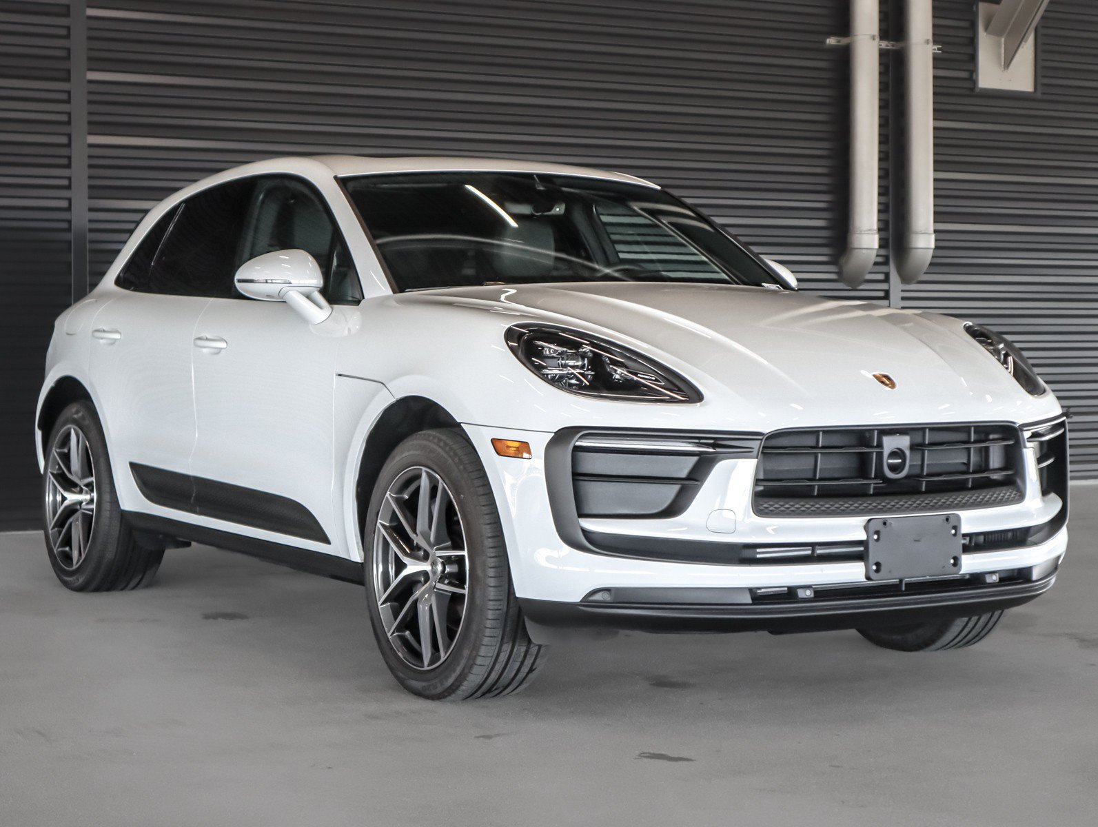 Certified 2026 Porsche Macan AWD/4WD image 7