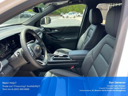 Used 2025 Chevrolet Equinox LT w/ Convenience Package II FWD image 11
