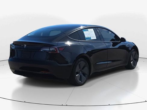 Used 2021 Tesla Model 3 Standard Range Plus image 5