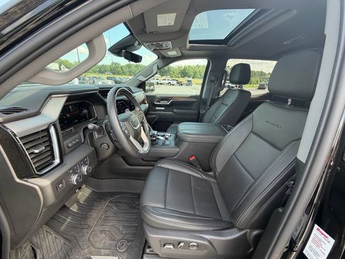 Used 2026 GMC Sierra 1500 Denali AWD/4WD image 3