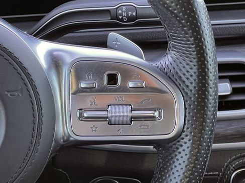 Used 2022 Mercedes-Benz GLS 450 4MATIC image 15