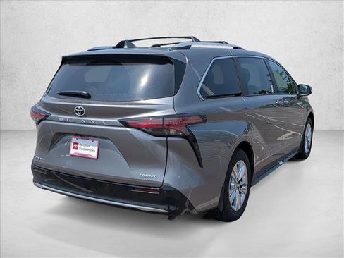 Used 2026 Toyota Sienna Limited AWD/4WD image 5