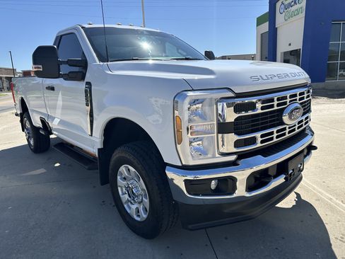 Used 2024 Ford F250 XLT w/ FX4 Off-Road Package AWD/4WD image 3