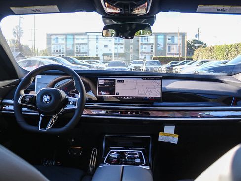 New 2026 BMW 740i image 12