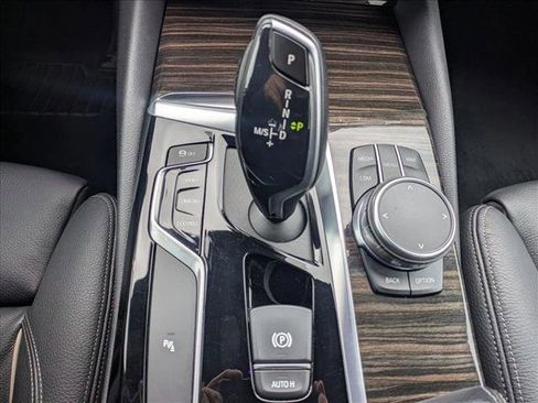 Used 2019 BMW 530i w/ Convenience Package image 12