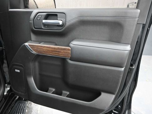 Used 2021 Chevrolet Silverado 1500 High Country w/ Technology Package AWD/4WD image 19