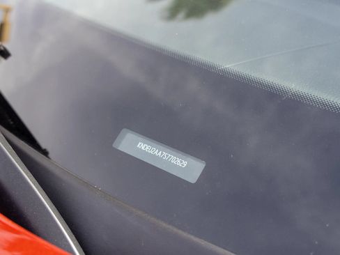 Used 2025 Kia Seltos S FWD image 15