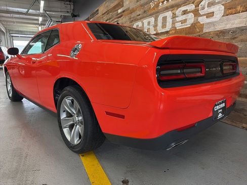 Used 2019 Dodge Challenger SXT image 21