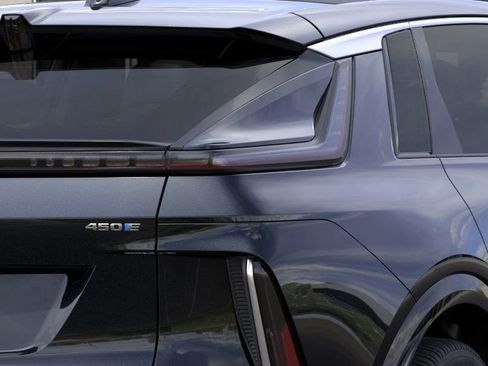 New 2025 Cadillac Lyriq Luxury image 11