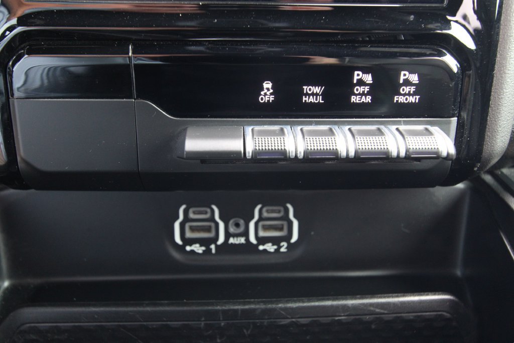 Used 2020 RAM 1500 Sport w/ Level 2 Equipment Goup w/2_L AWD/4WD image 28
