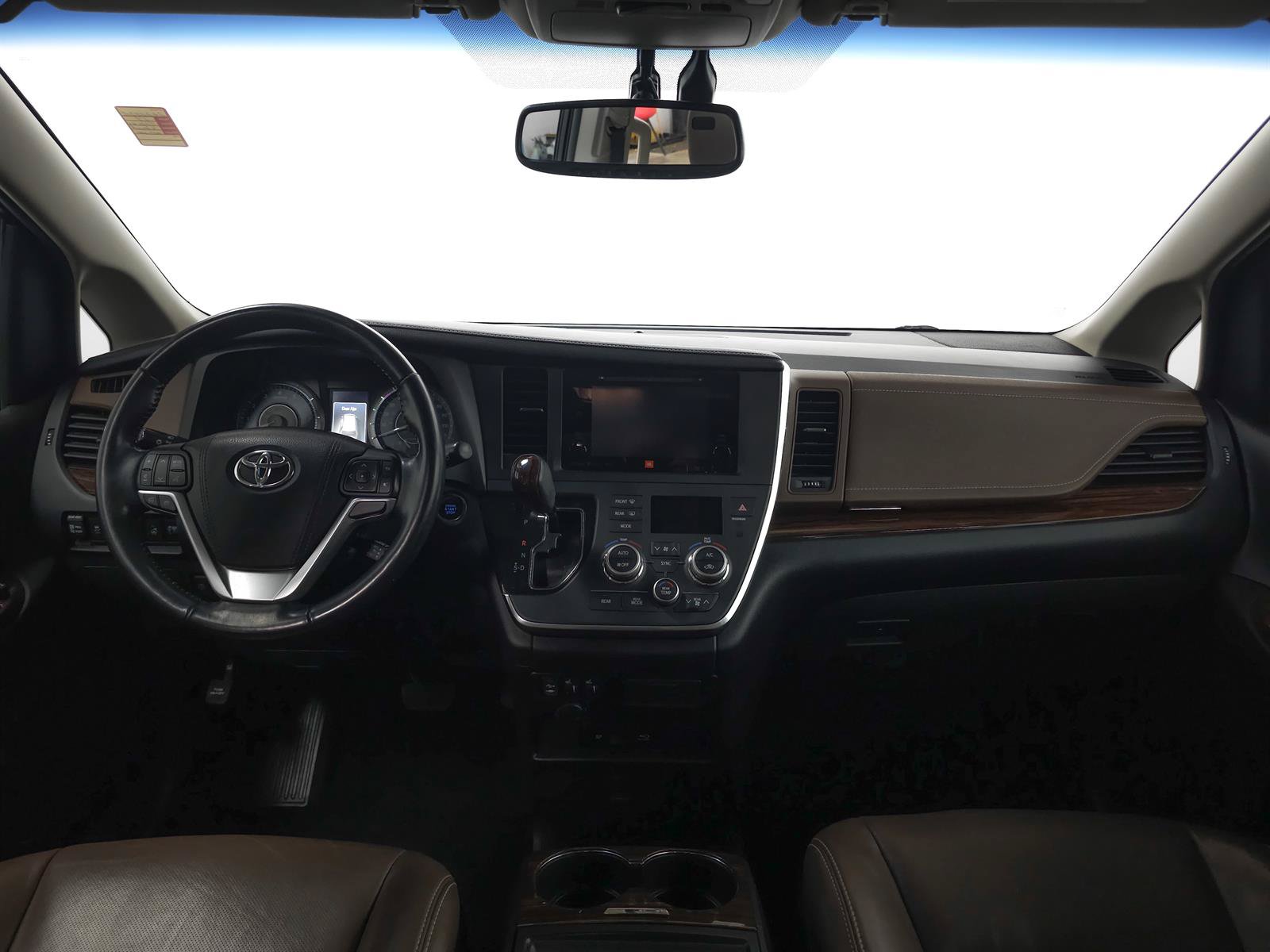 Used 2017 Toyota Sienna Limited Premium w/ Advanced Technology Package FWD image 8