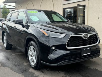 Used 2024 Toyota Highlander LE