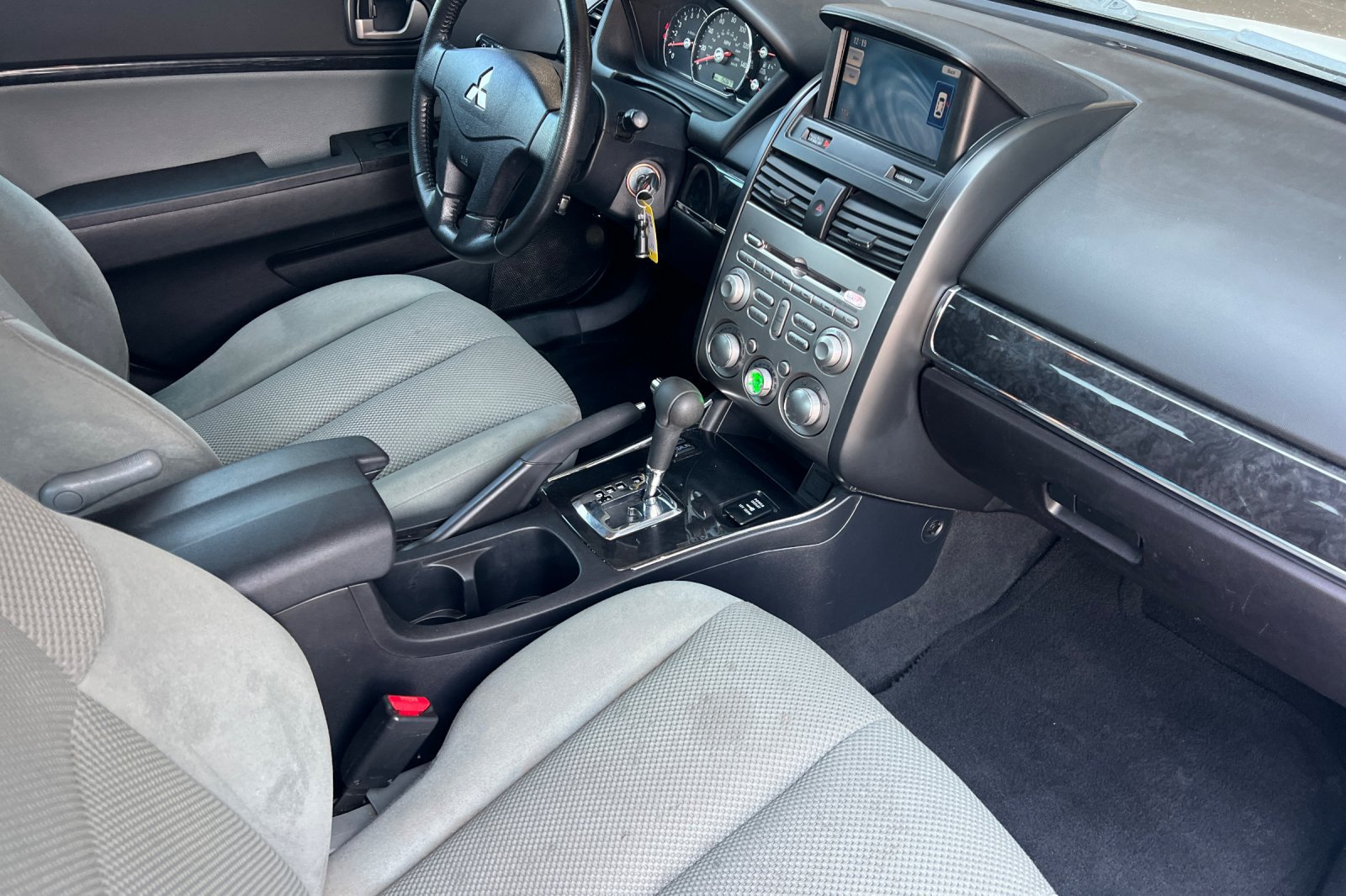 Used 2011 Mitsubishi Galant FWD image 16