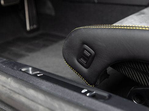 Certified 2018 Porsche 911 GT2 RS RWD image 22
