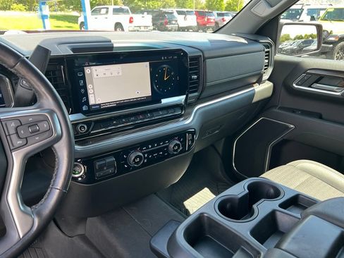 Certified 2022 Chevrolet Silverado 1500 RST AWD/4WD image 33