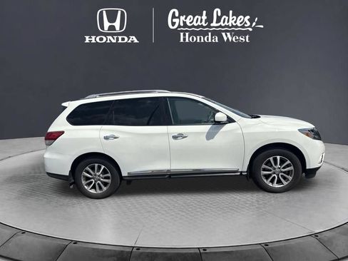 Used 2016 Nissan Pathfinder SL w/ SL Tech Package AWD/4WD image 8