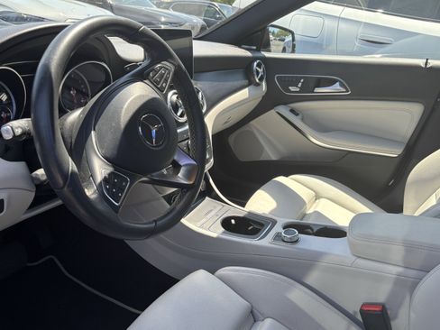 Used 2018 Mercedes-Benz CLA 250 4MATIC image 33