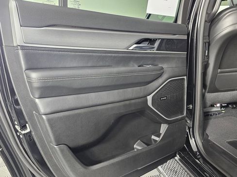 New 2026 Jeep Grand Wagoneer L Limited w/ Rear Seat Video Group I image 31