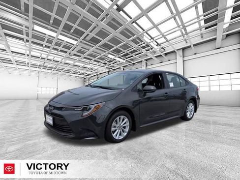 Used 2026 Toyota Corolla LE w/ LE Premium Package FWD image 8