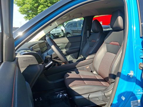Used 2025 Nissan Kicks SR AWD/4WD image 13