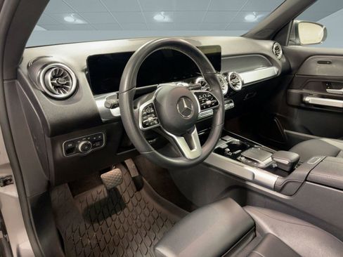 Used 2022 Mercedes-Benz GLB 250 GLB 250 image 4