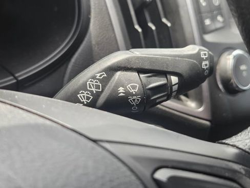 Used 2019 Ford Edge SE FWD image 42