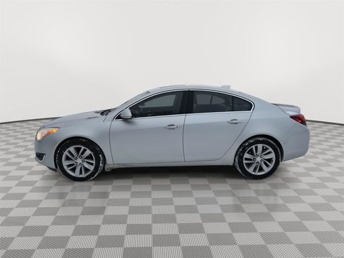Used 2015 Buick Regal Premium image 2