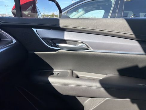 Used 2018 Cadillac XT5 Luxury w/ Driver Awareness Package image 19