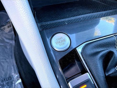 Certified 2023 Volkswagen Tiguan SE w/ Panoramic Sunroof Package image 29