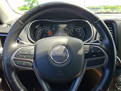 Used 2021 Jeep Cherokee Latitude Lux w/ Comfort/Convenience Group AWD/4WD image 18