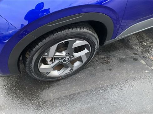 Used 2024 Hyundai Venue SEL image 28