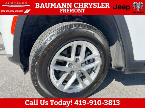 Used 2023 Jeep Grand Cherokee L Laredo w/ Luxury Tech Group I AWD/4WD image 24