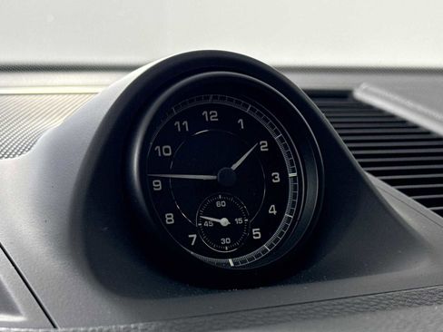 New 2025 Porsche Macan image 17