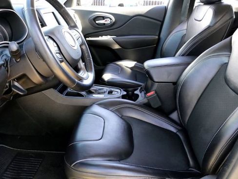 Used 2021 Jeep Cherokee Latitude Plus image 10