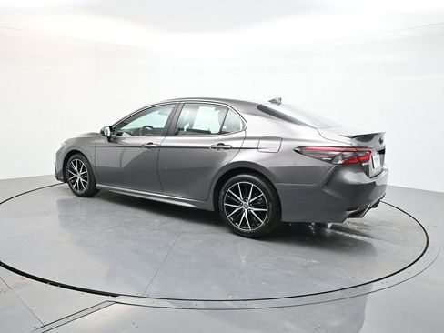 Used 2024 Toyota Camry SE image 5
