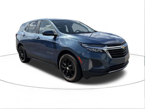 Used 2024 Chevrolet Equinox LT w/ LPO, Floor Liner Package FWD image 1