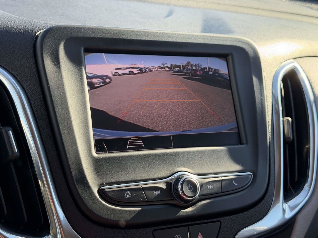 Used 2023 Chevrolet Equinox LS FWD image 27
