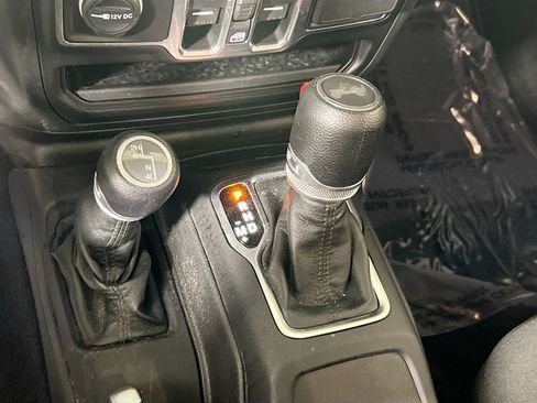 Used 2022 Jeep Wrangler Unlimited Sport AWD/4WD image 16